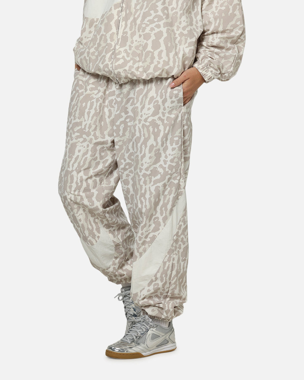 Top Seller Nike Women's Sportswear Woven Printed Pants Leopard/White