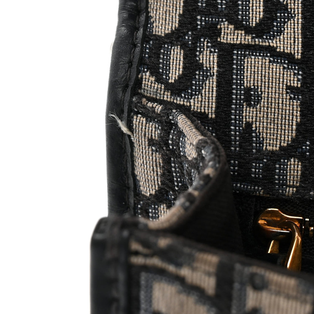 Oblique 30 Montaigne Flap Bag Blue AT My store