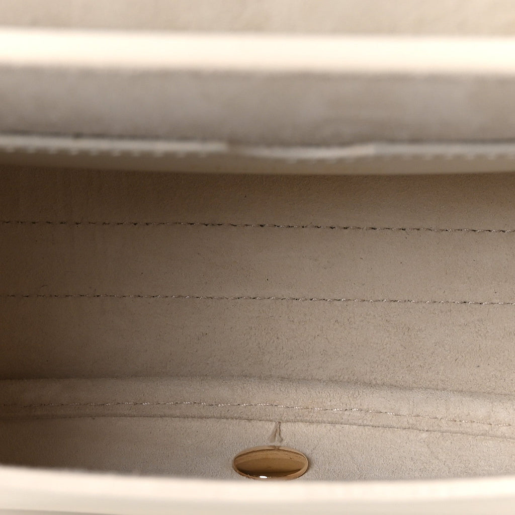 Box Calfskin Medium Bobby Flap Latte AT My store