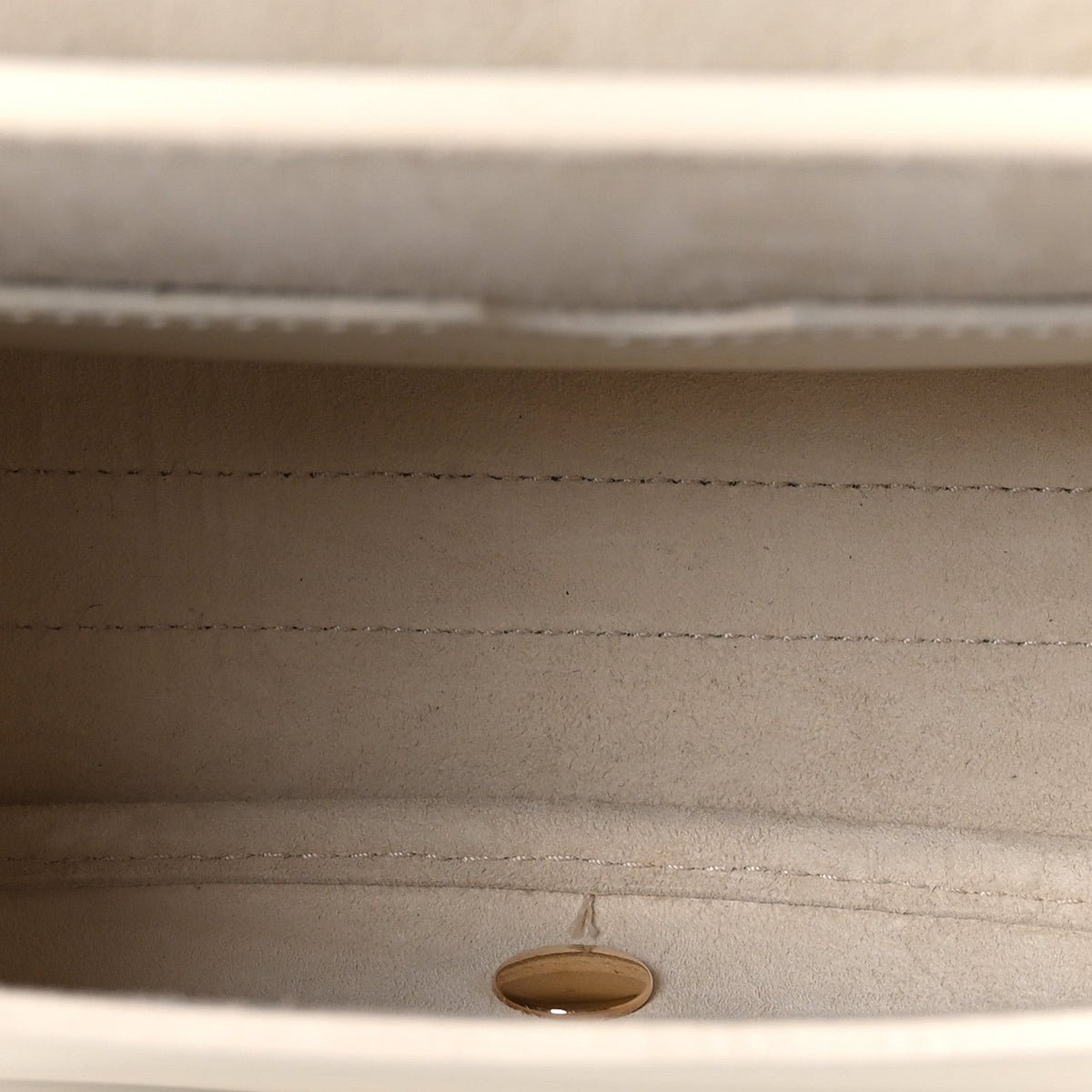 Box Calfskin Medium Bobby Flap Latte AT My store