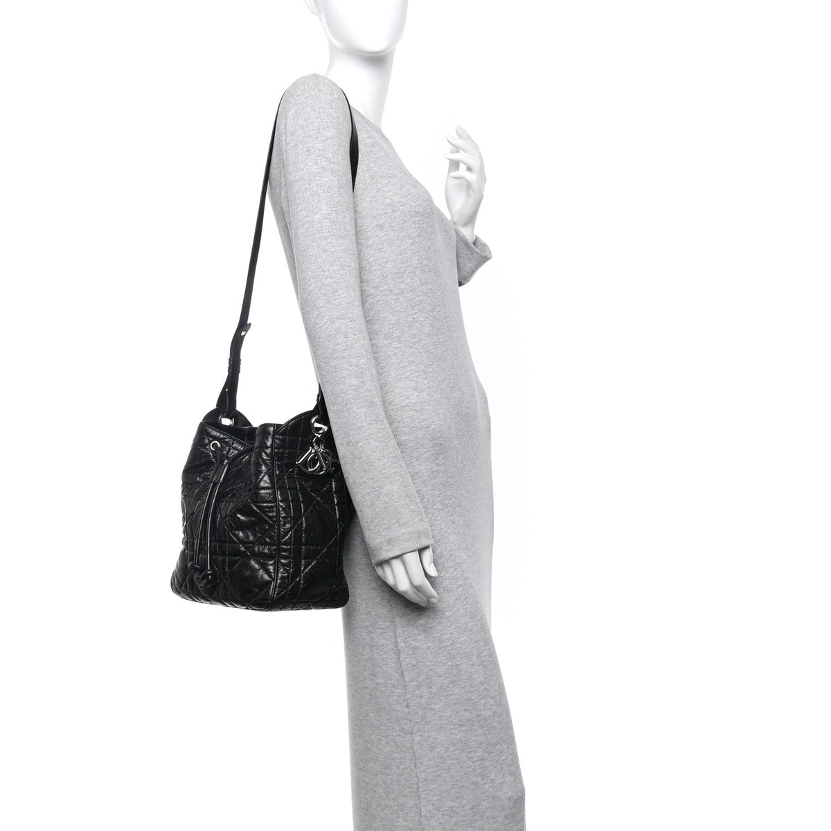 Crinkled Calfskin Macrocannage Medium D-Motion Bag Black AT My store