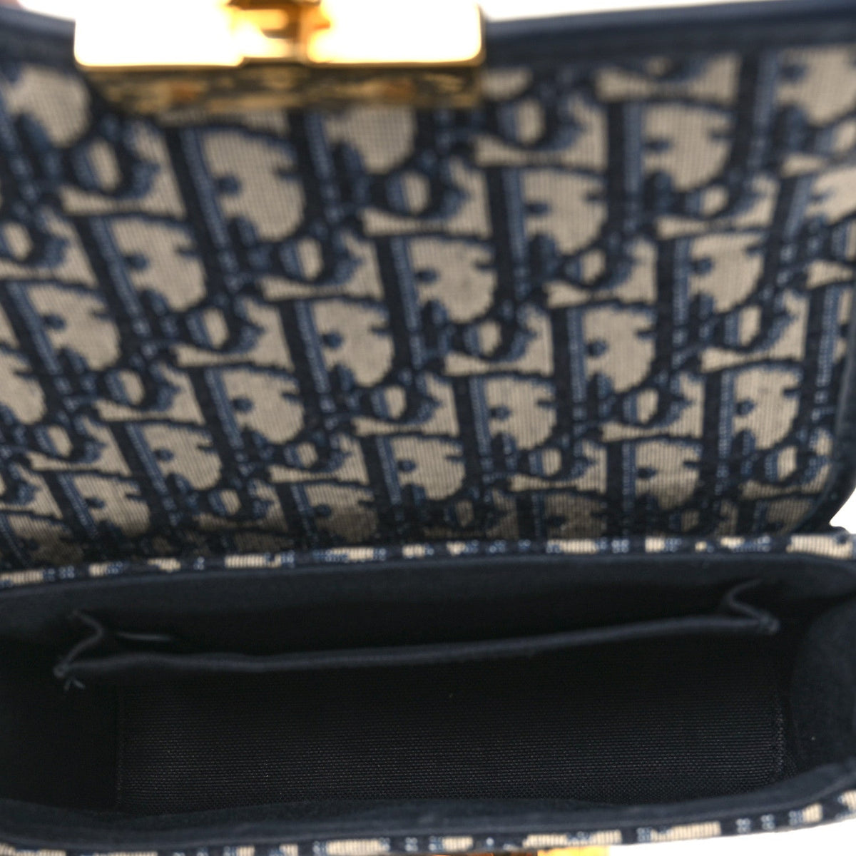 Oblique 30 Montaigne Box Bag Blue AT My store