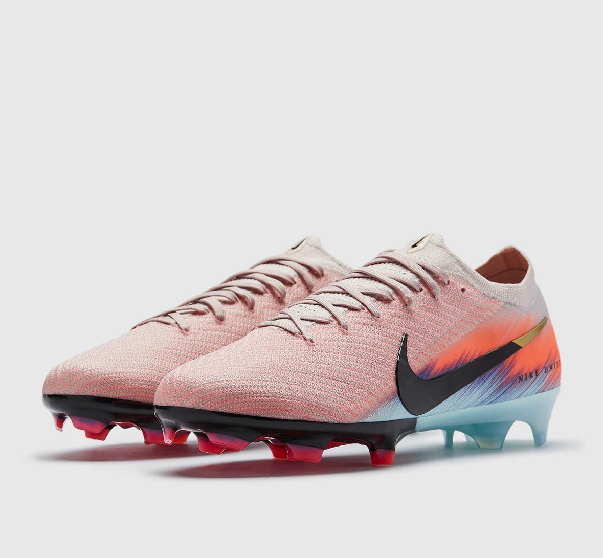 Mercurial Vapor 16 Elite FG United 002