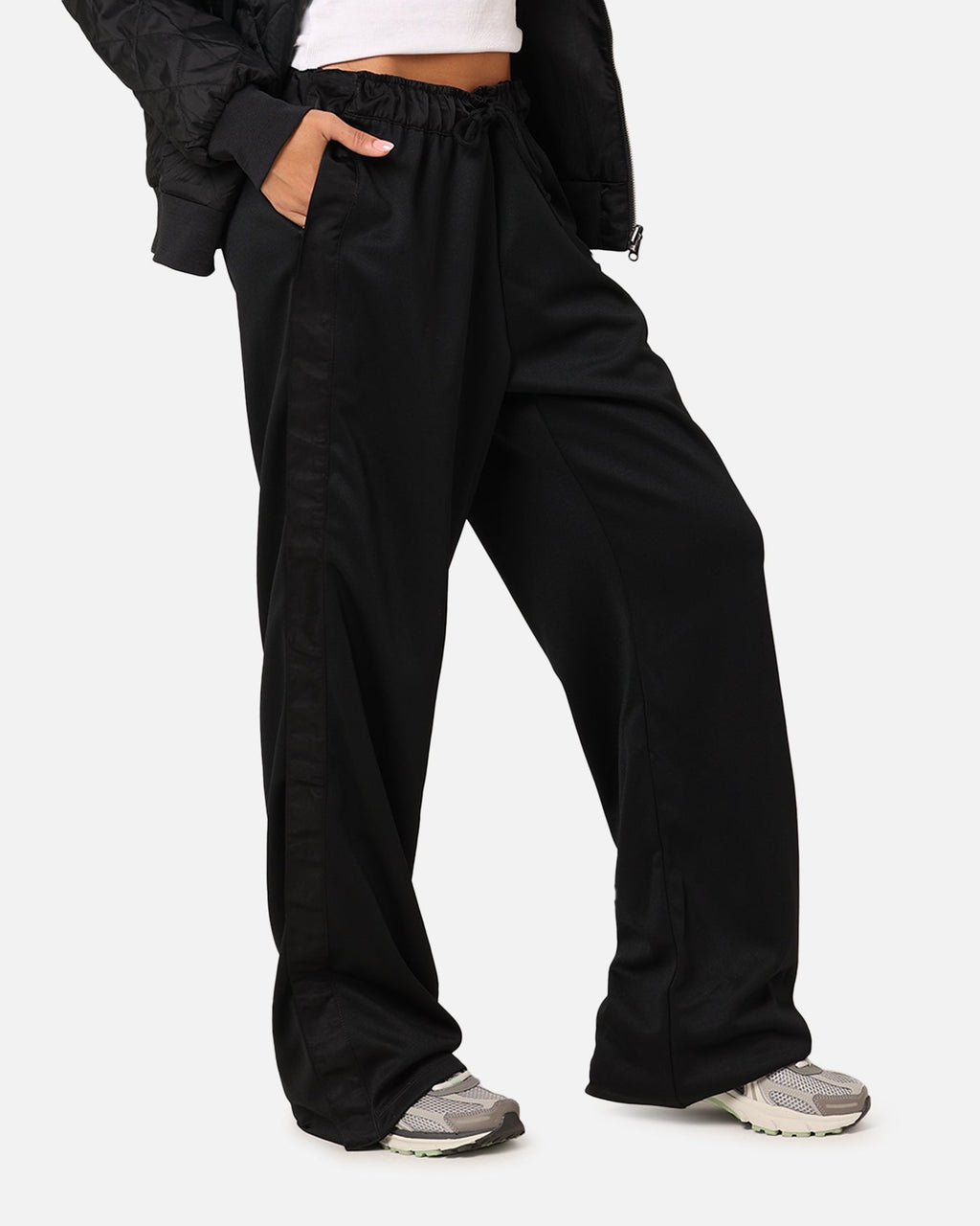 Top Seller Nike Women's Sportswear Air Mid-Rise Breakaway Pants Black/White