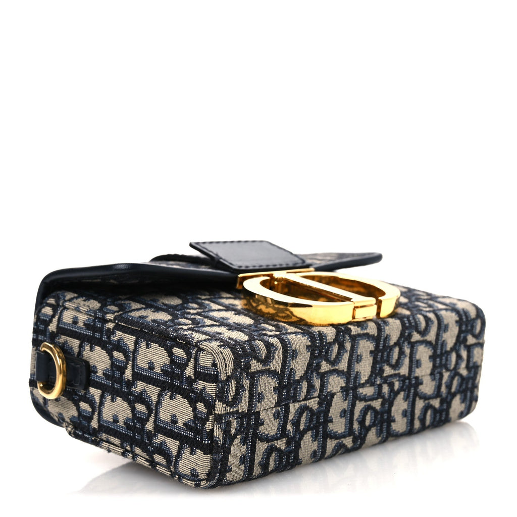 Oblique 30 Montaigne Box Bag Blue AT My store