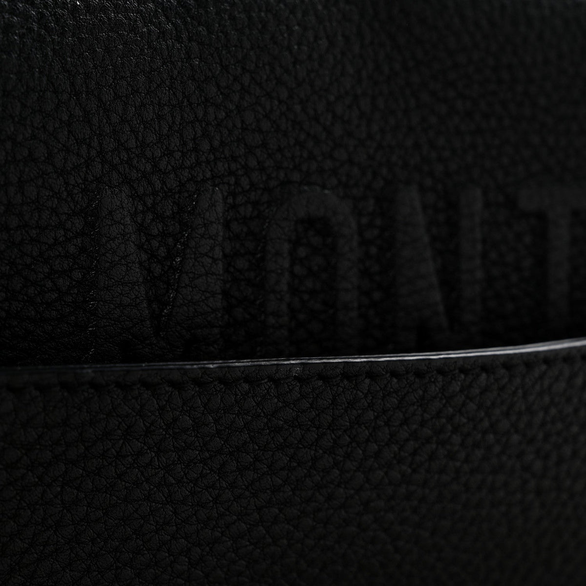 Grained Calfskin Large Bobby Flap Black AT My store