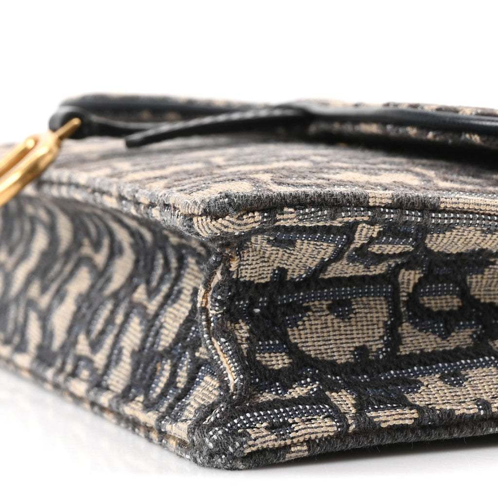 Oblique Saddle Chain Pouch Blue AT My store