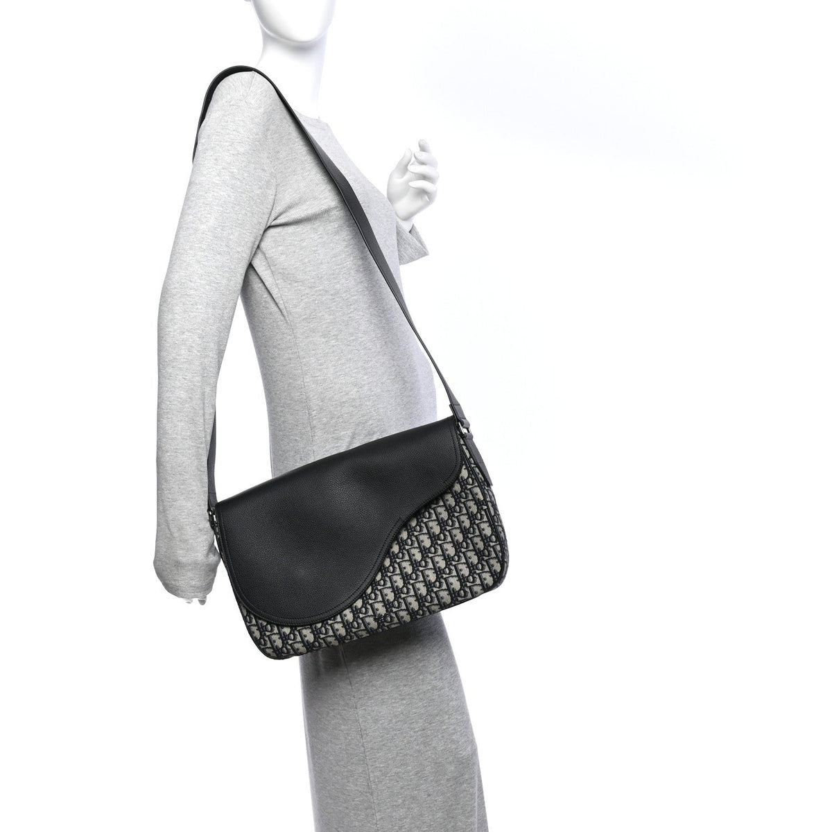 Grained Calfskin Oblique Large Saddle Messenger Black AT My store