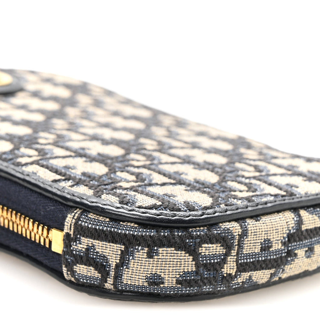 Oblique 30 Montaigne Phone Holder Blue AT My store