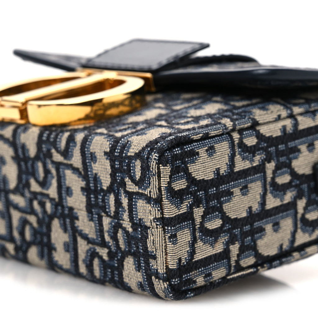 Oblique 30 Montaigne Box Bag Blue AT My store