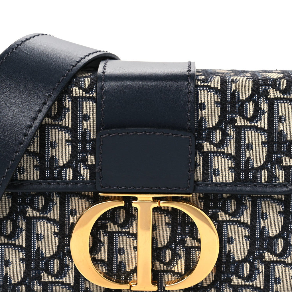 Oblique 30 Montaigne Box Bag Blue AT My store