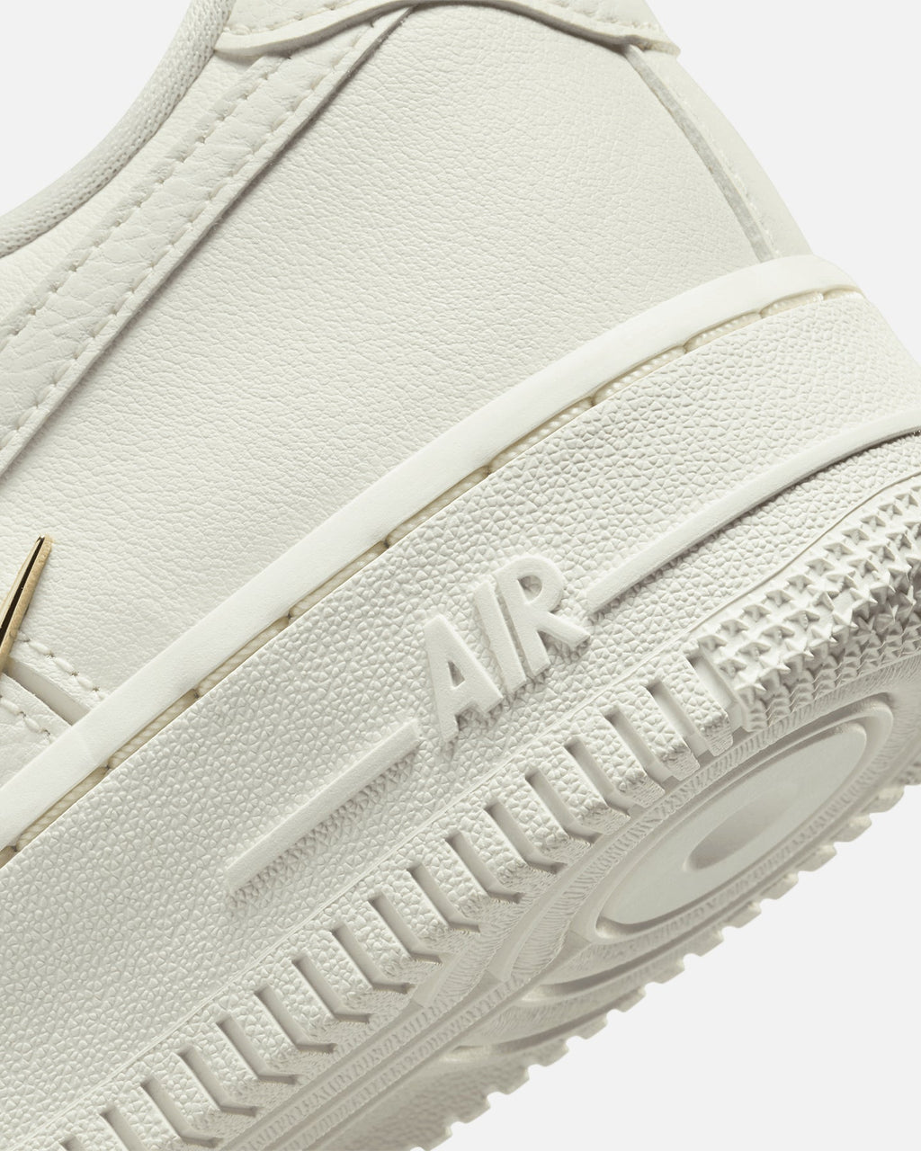 Top Seller Nike Women's Air Force 1 '07 LX Sail/Sail