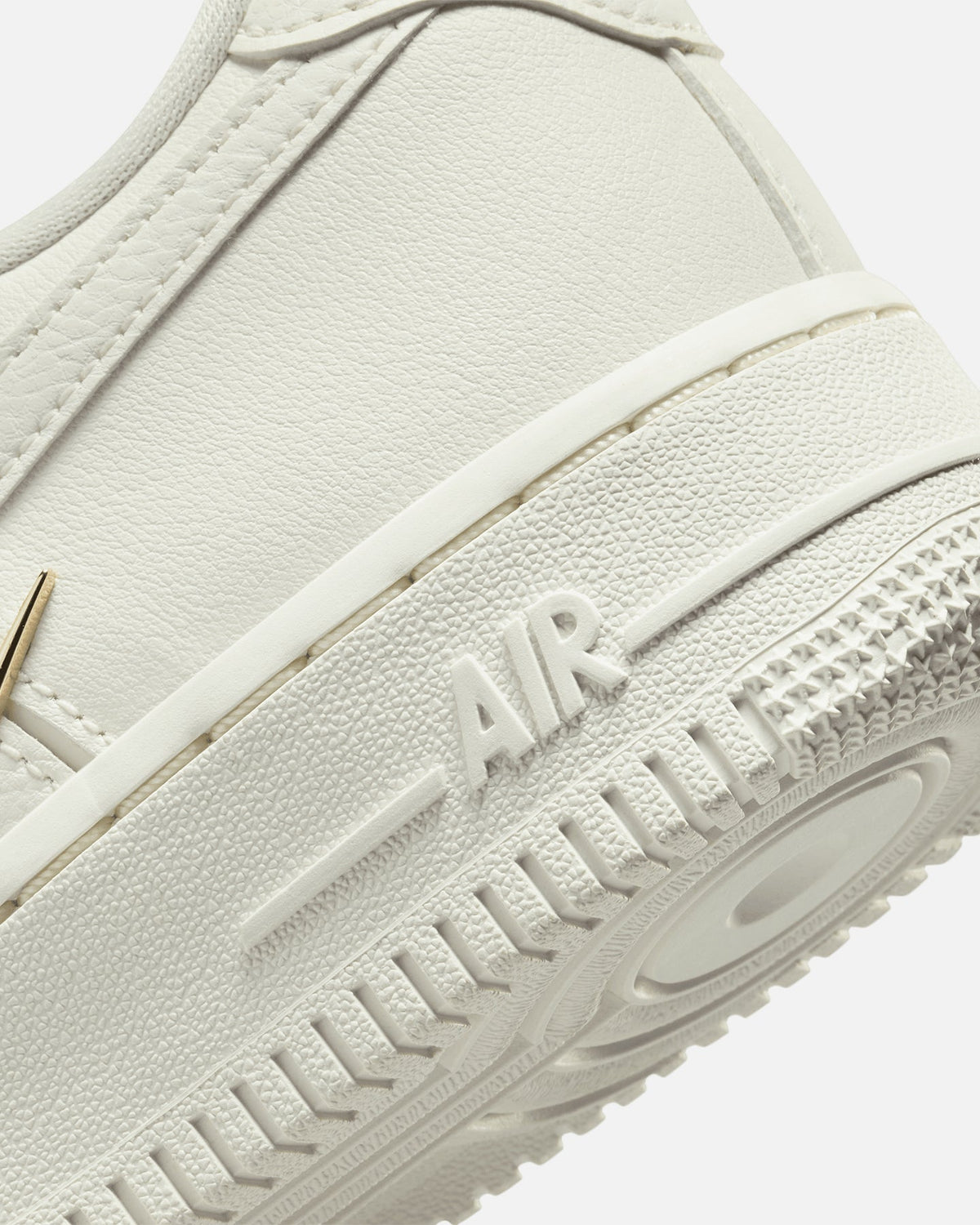 Top Seller Nike Women's Air Force 1 '07 LX Sail/Sail