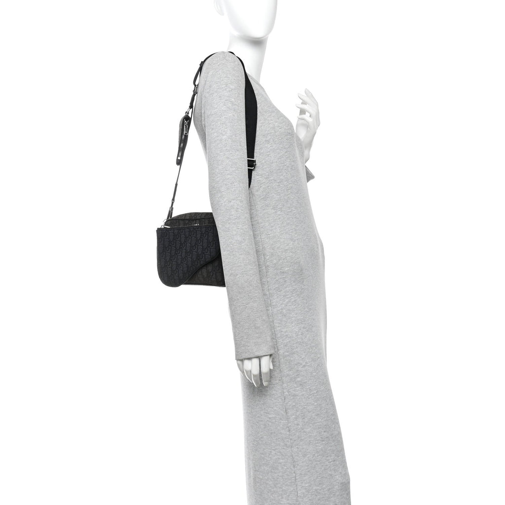 Oblique Saddle Triple Pouch Black AT My store