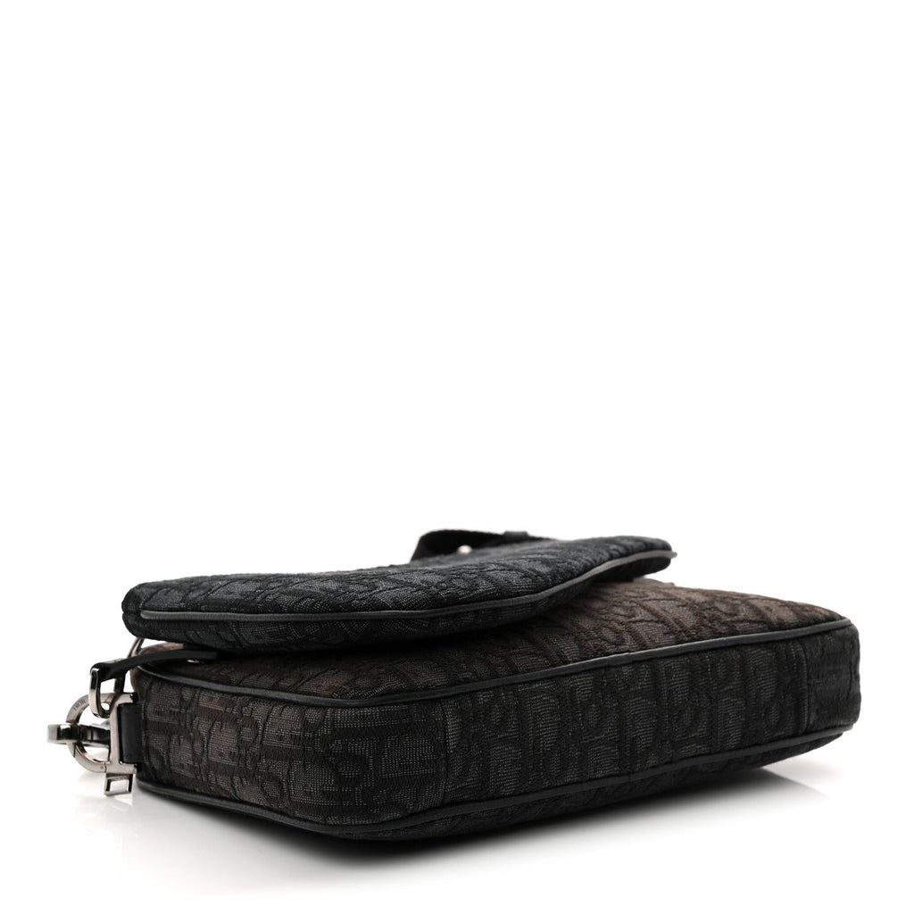 Oblique Saddle Triple Pouch Black AT My store