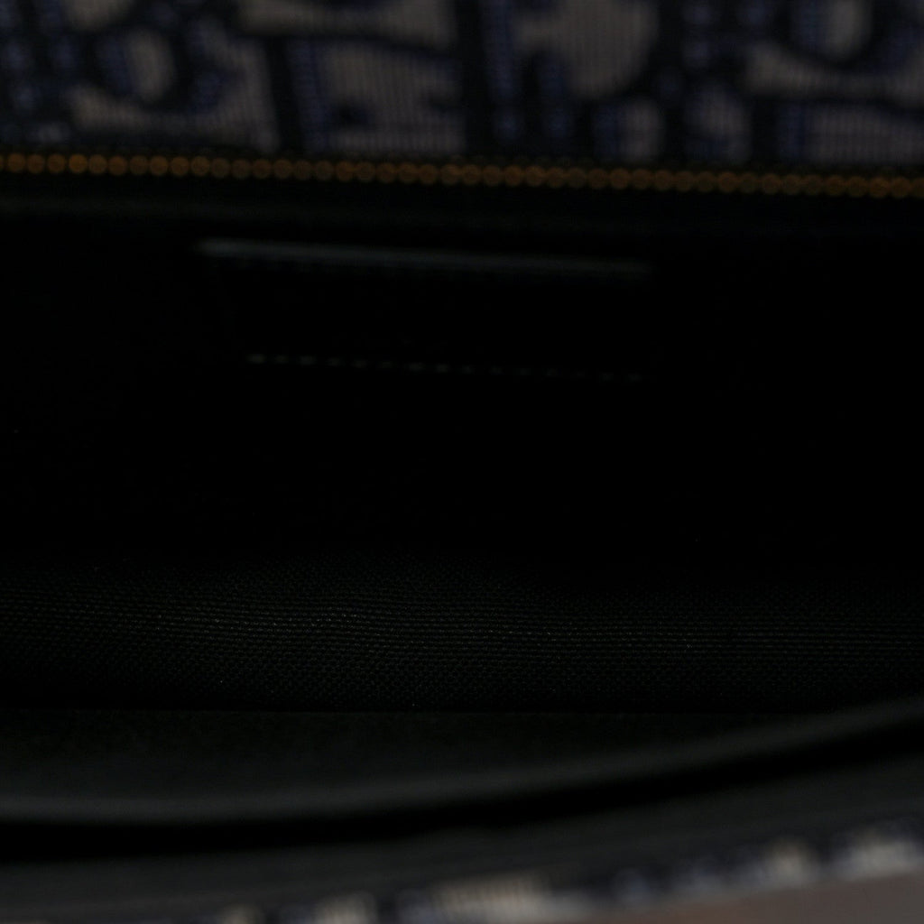 Oblique 30 Montaigne Flap Bag Blue AT My store