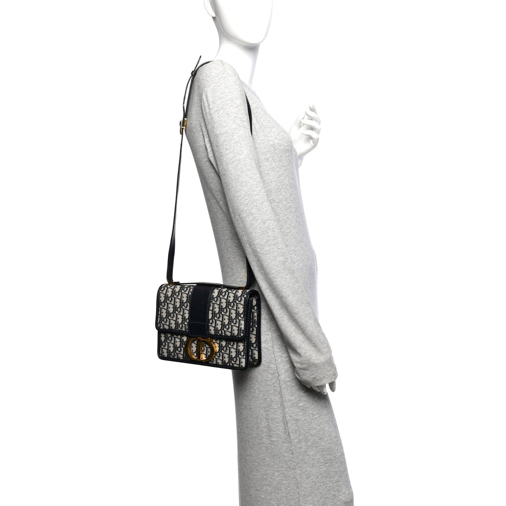 Oblique 30 Montaigne Flap Bag Blue AT My store