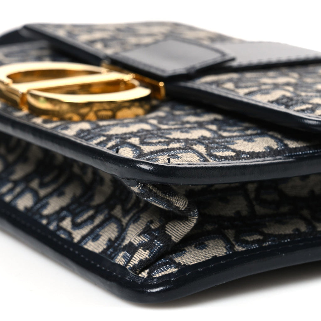 Oblique 30 Montaigne Flap Bag Blue AT My store