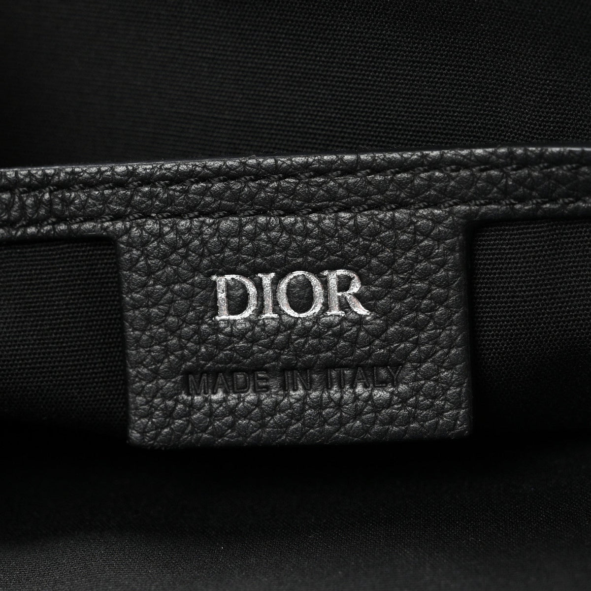 Grained Calfskin Saddle Messenger Bag Black AT My store