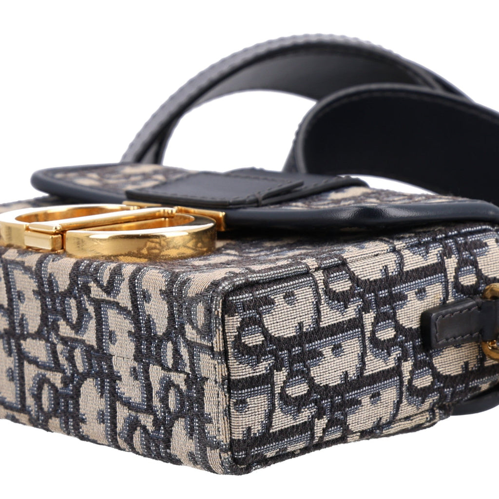 Oblique 30 Montaigne Box Bag Blue AT My store