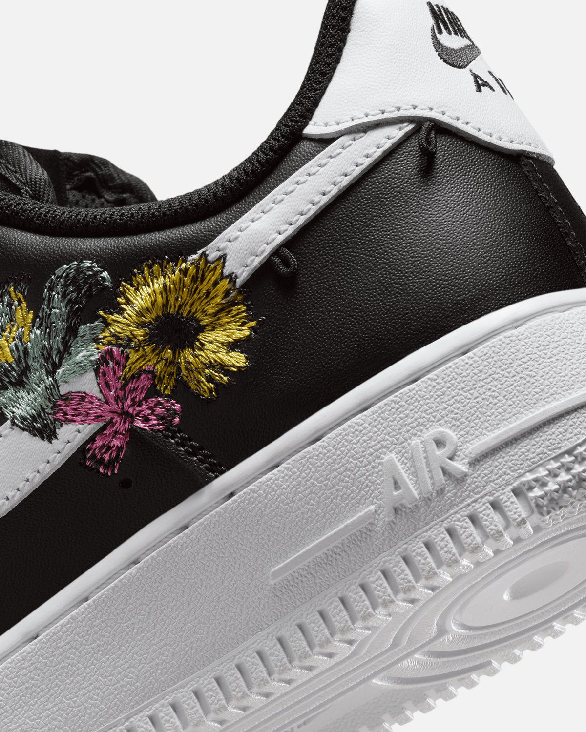Top Seller Nike Women's Air Force 1 '07 Premium "Flowers" Black/White