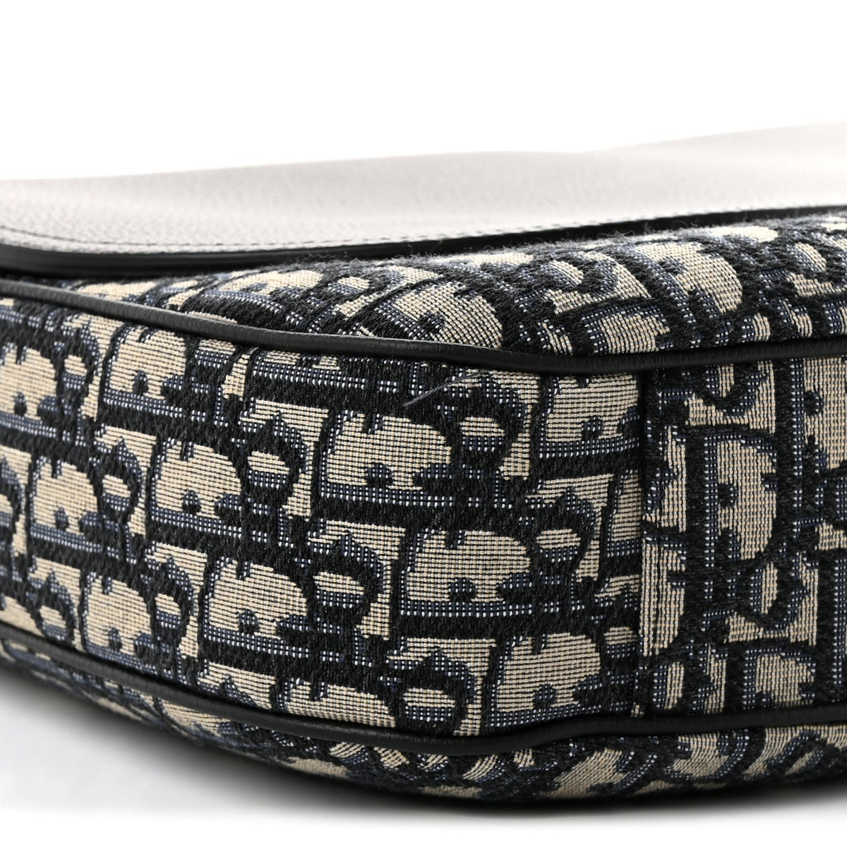 Grained Calfskin Oblique Large Saddle Messenger Black AT My store