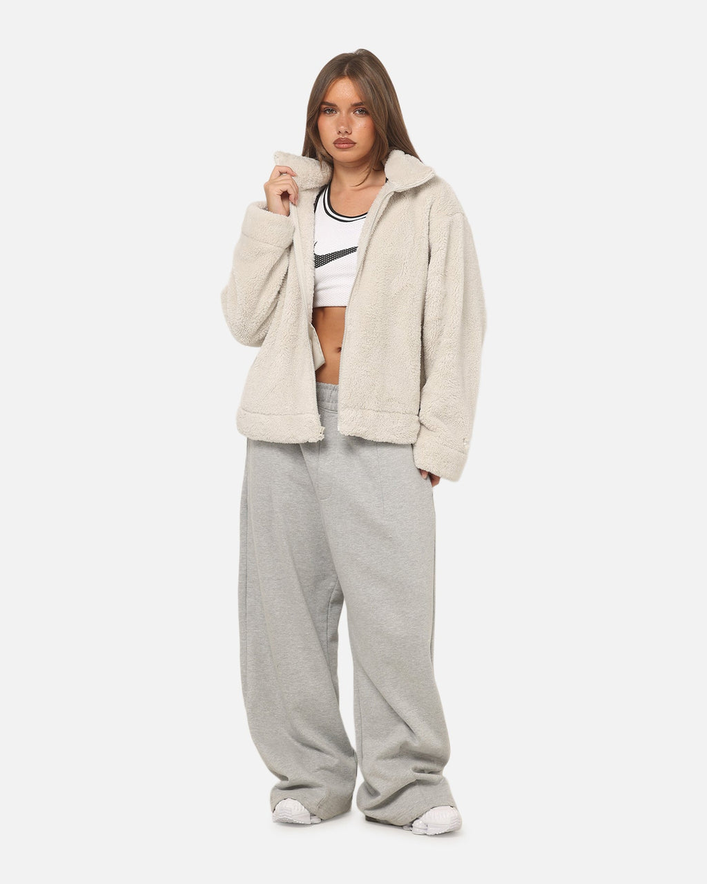 Top Seller Nike Women's Sportswear Essential High-Pile Fleece Jacket Light Bone