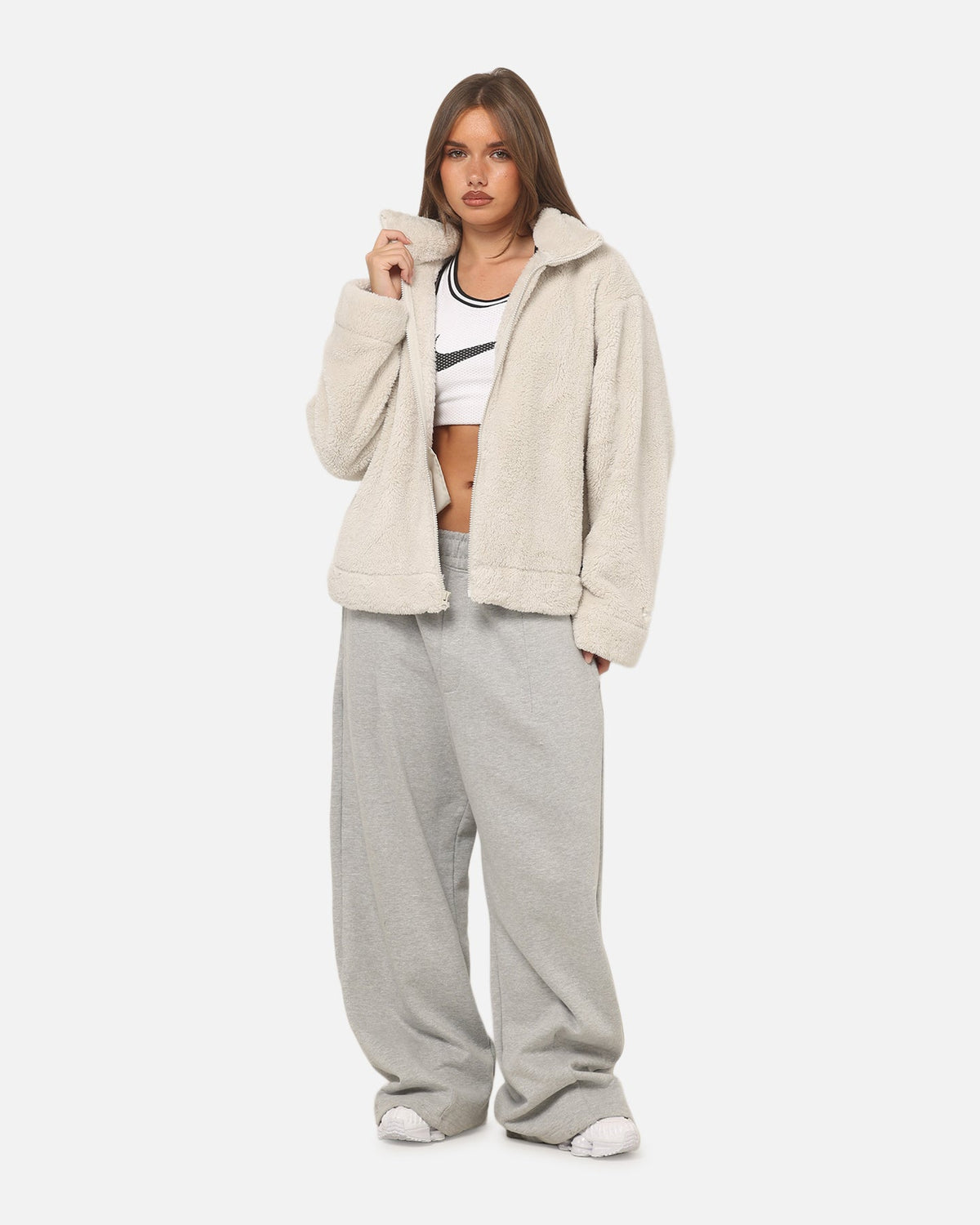 Top Seller Nike Women's Sportswear Essential High-Pile Fleece Jacket Light Bone