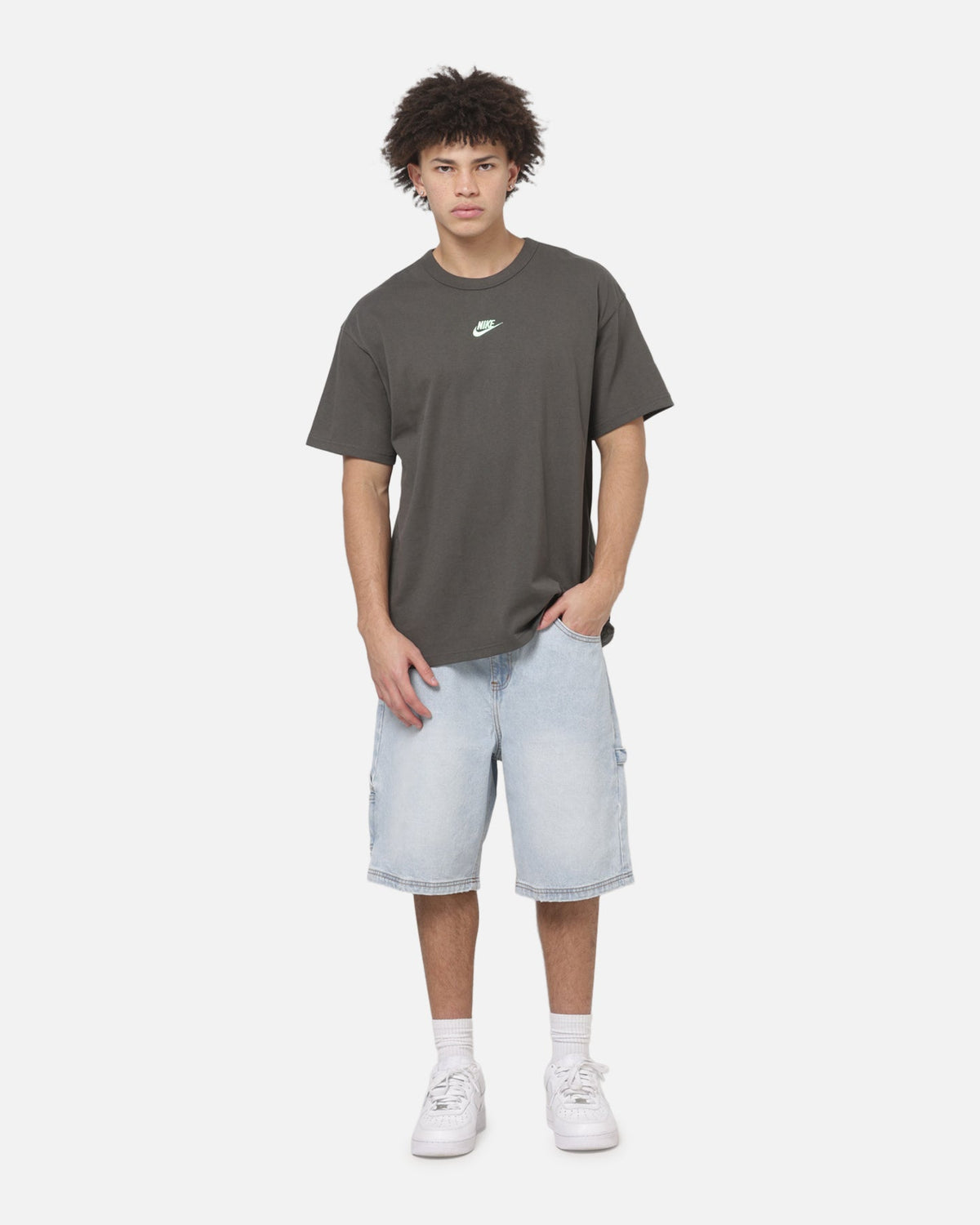 Top Seller Nike Sportswear Premium Essentials T-Shirt Newsprint