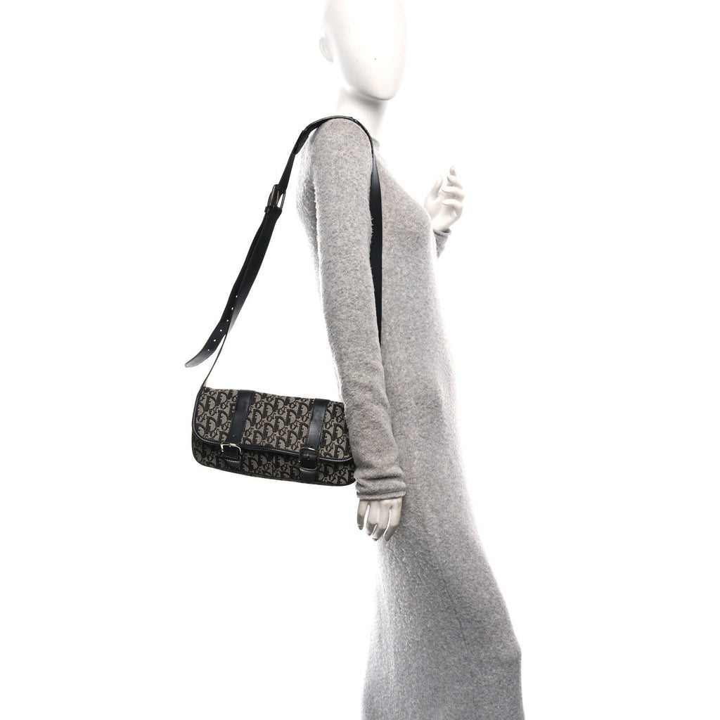 Monogram Messenger Black AT My store