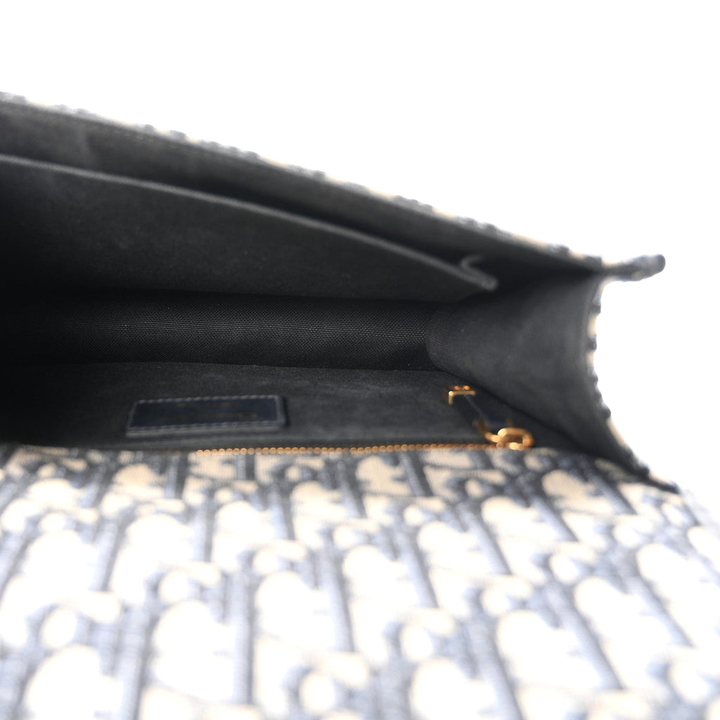 Oblique 30 Montaigne Flap Bag Blue AT My store