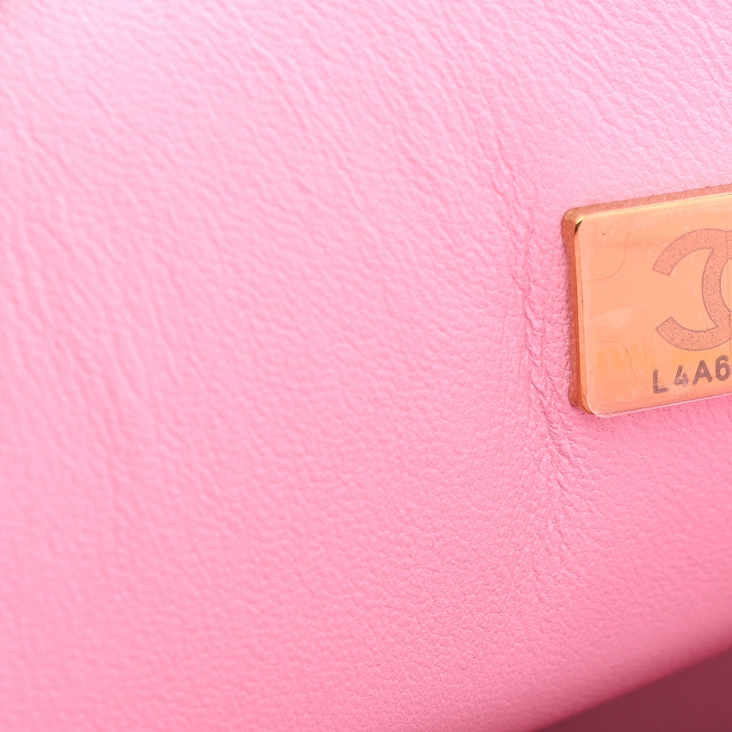 Caviar Quilted Medium Double Flap Light Pink At My store