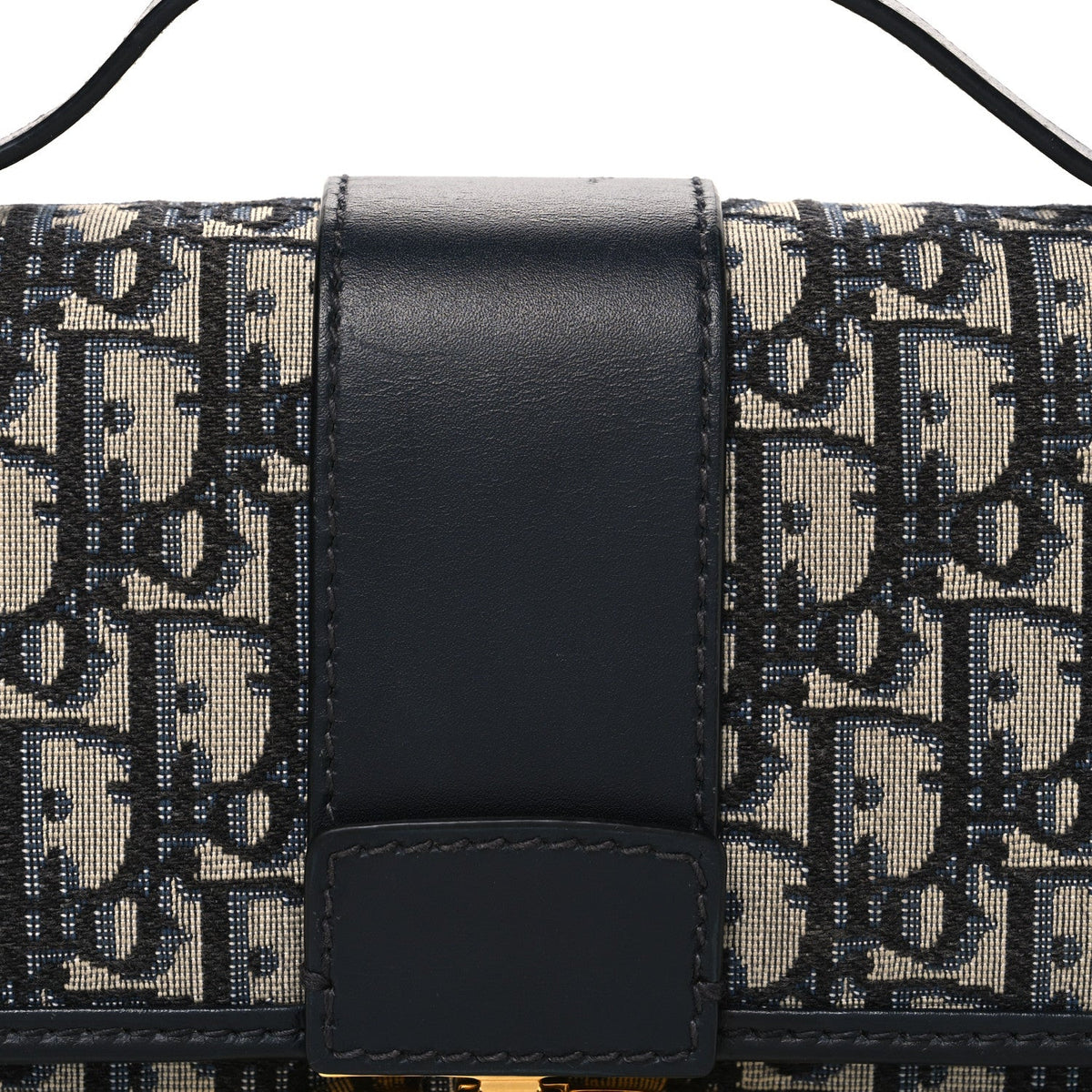 Oblique 30 Montaigne Flap Bag Blue AT My store