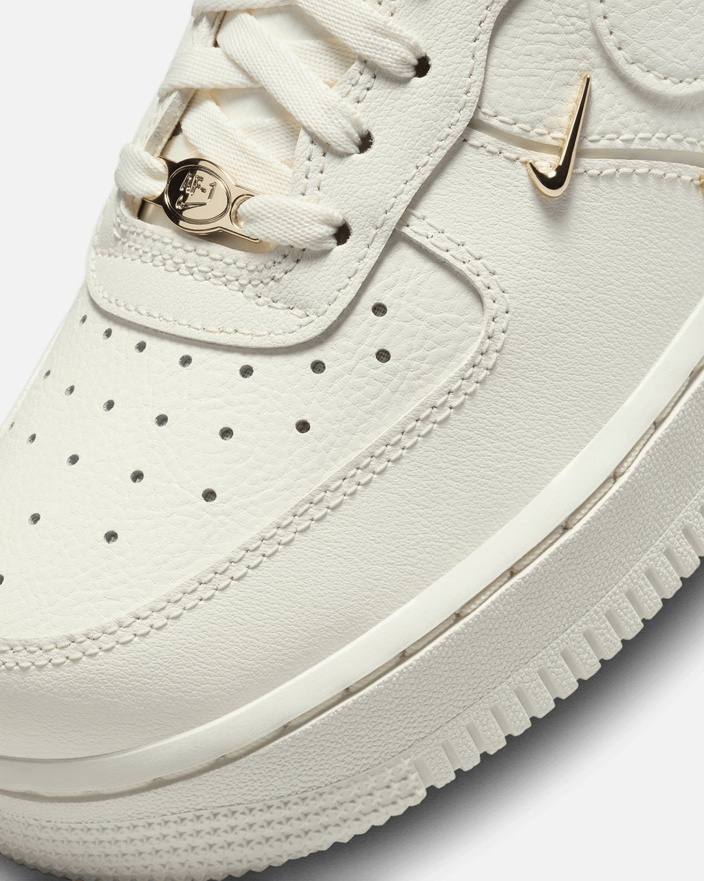 Top Seller Nike Women's Air Force 1 '07 LX Sail/Sail