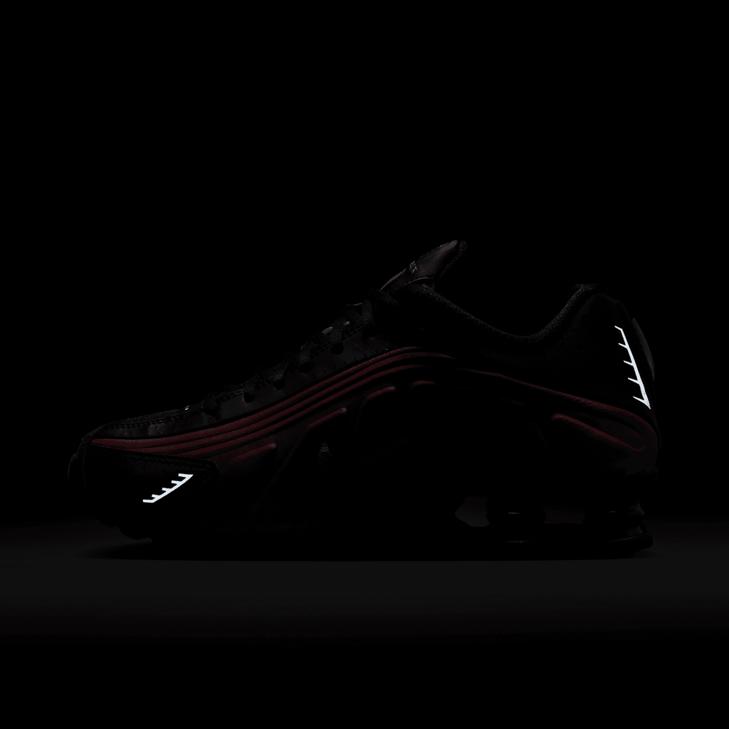 Women's Nike Shox R4 "Black Team Red"