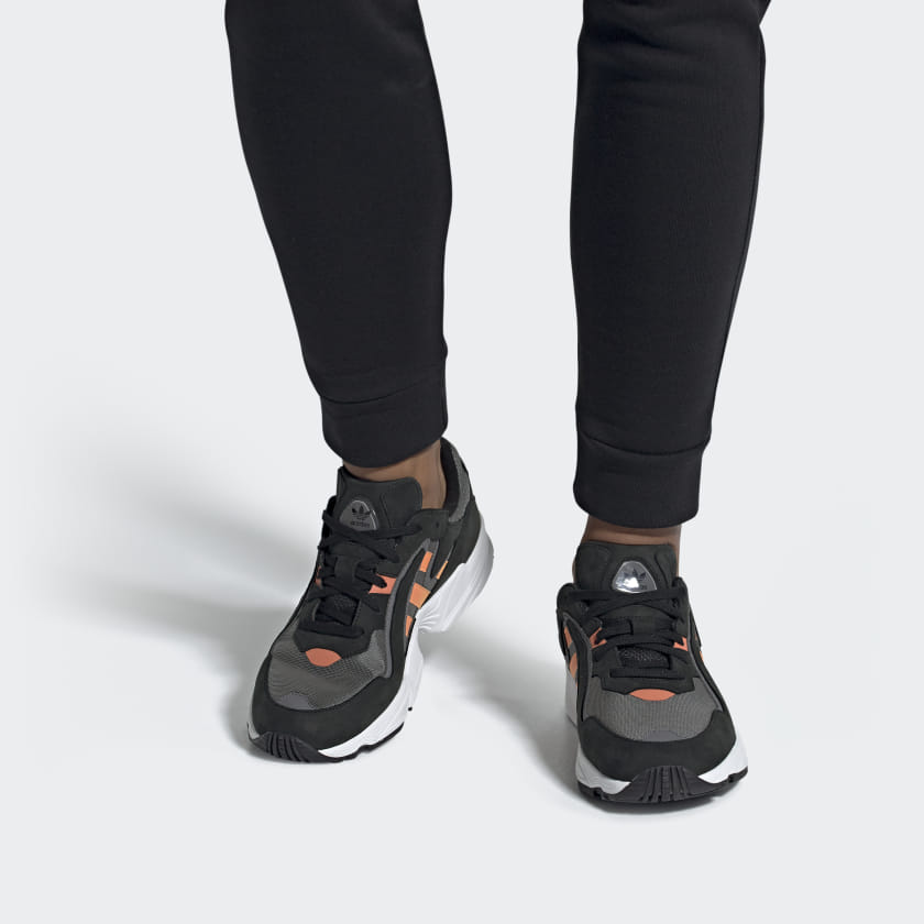 New Arrival Adidas Original YUNG-96 CHASM Men - CBLACK/SEMCOR/SOLRED/NOIESS/SEMCOR/ROUSOL