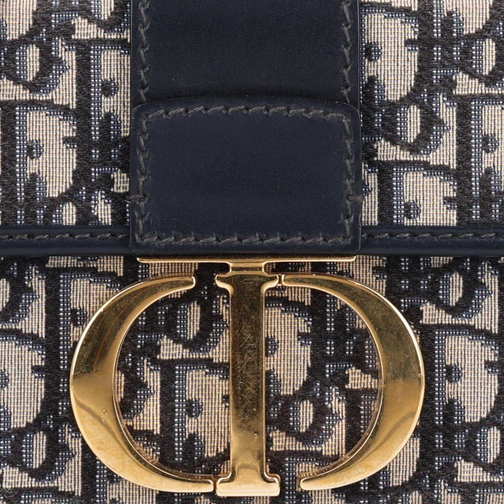 Oblique 30 Montaigne Box Bag Blue AT My store