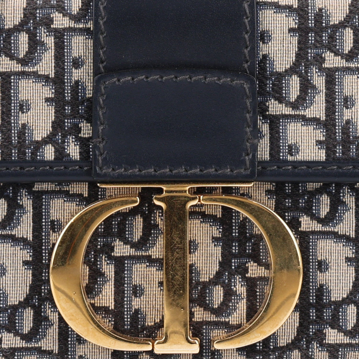 Oblique 30 Montaigne Box Bag Blue AT My store