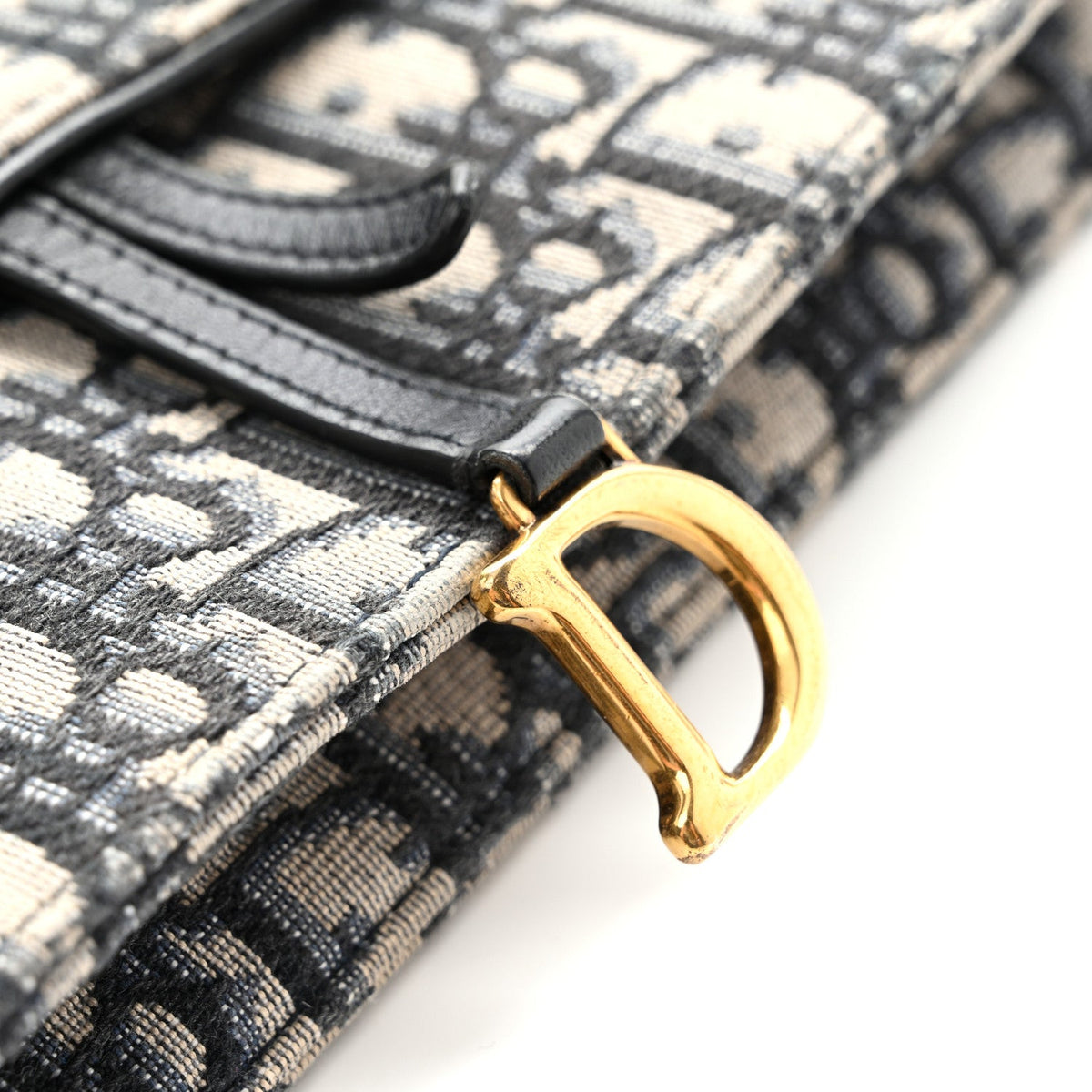 Oblique Saddle Chain Pouch Blue AT My store