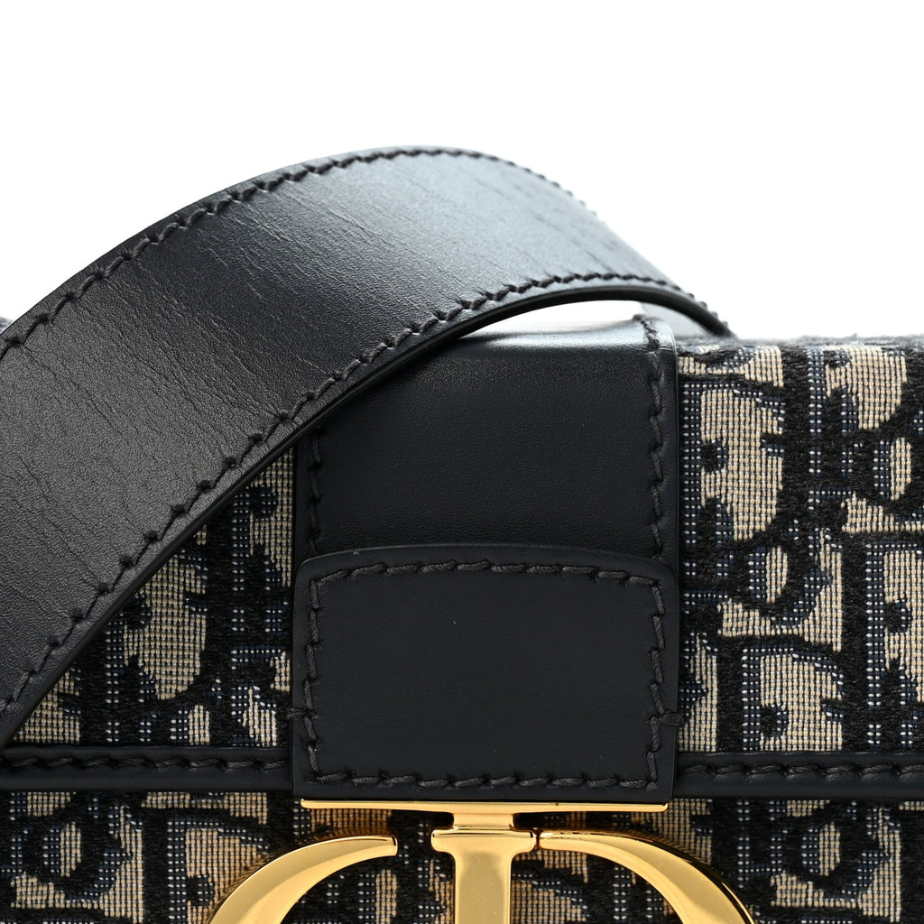 Oblique 30 Montaigne Box Bag Blue AT My store