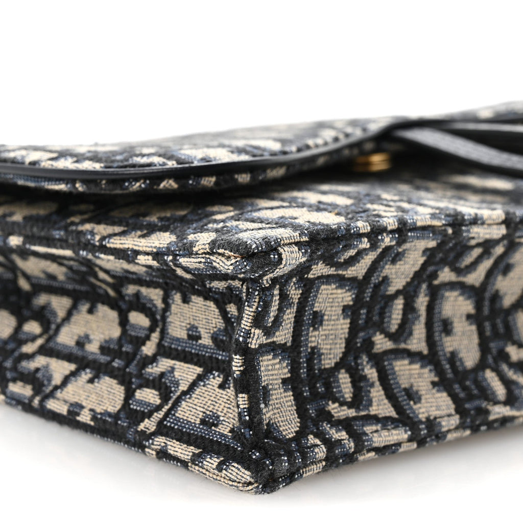 Oblique Saddle Chain Pouch Blue AT My store