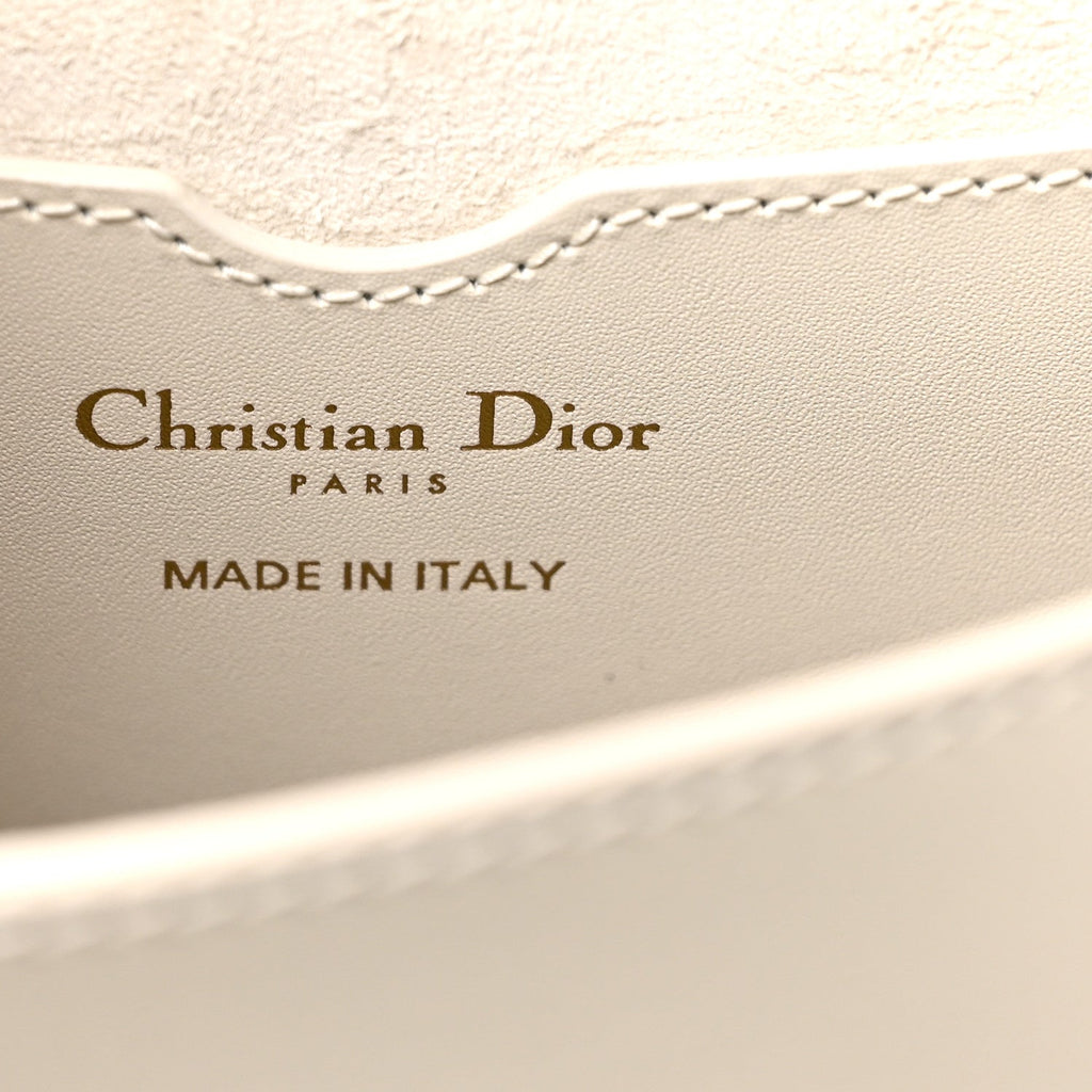 Box Calfskin Medium Bobby Flap Latte AT My store