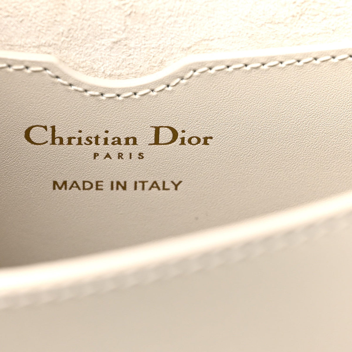 Box Calfskin Medium Bobby Flap Latte AT My store