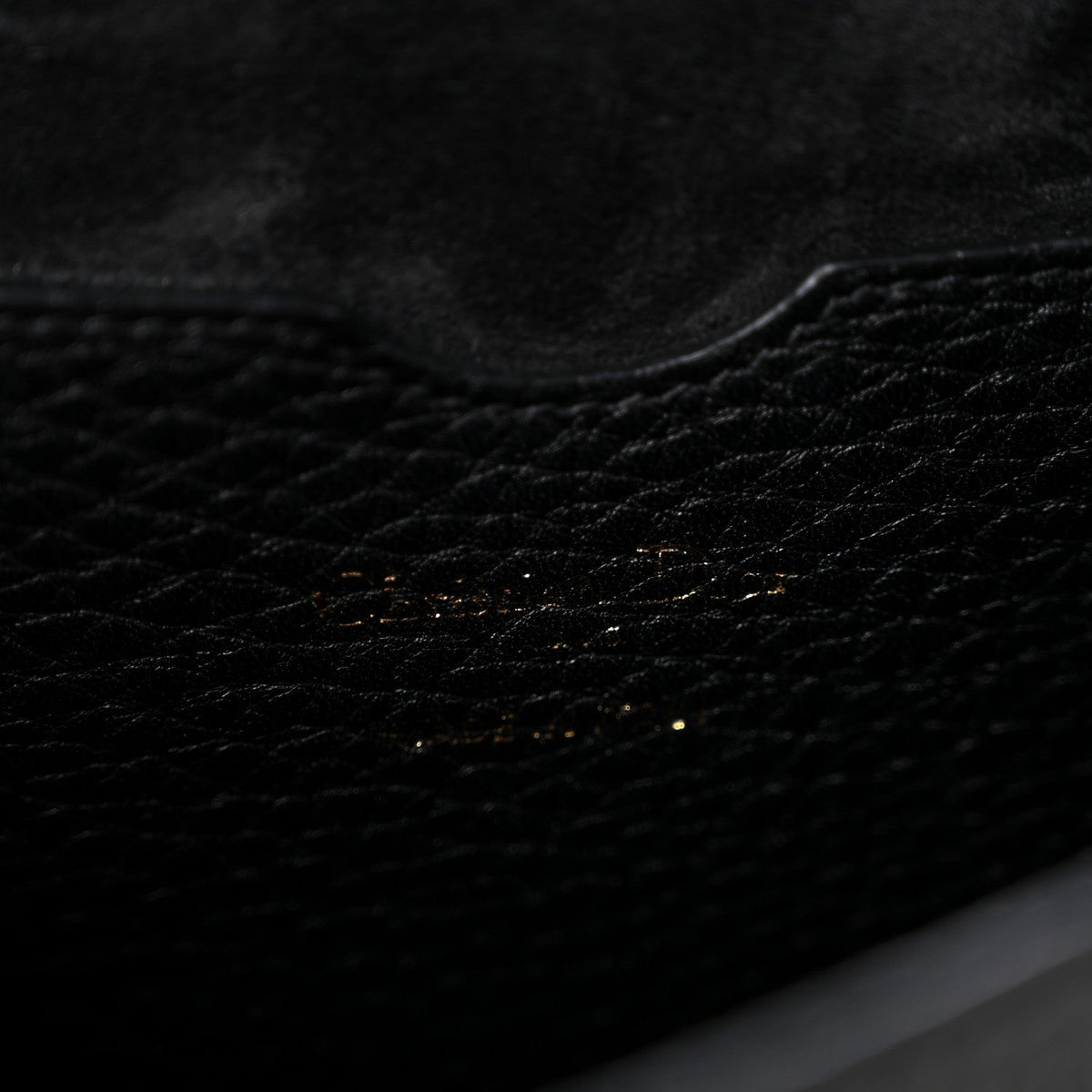 Grained Calfskin Large Bobby Flap Black AT My store