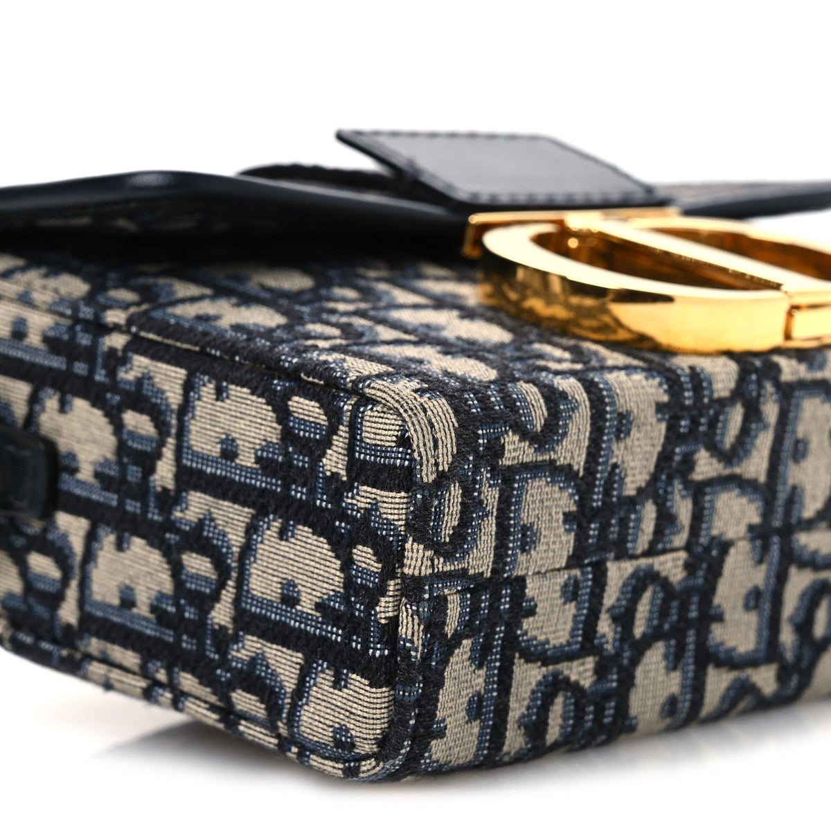 Oblique 30 Montaigne Box Bag Blue AT My store