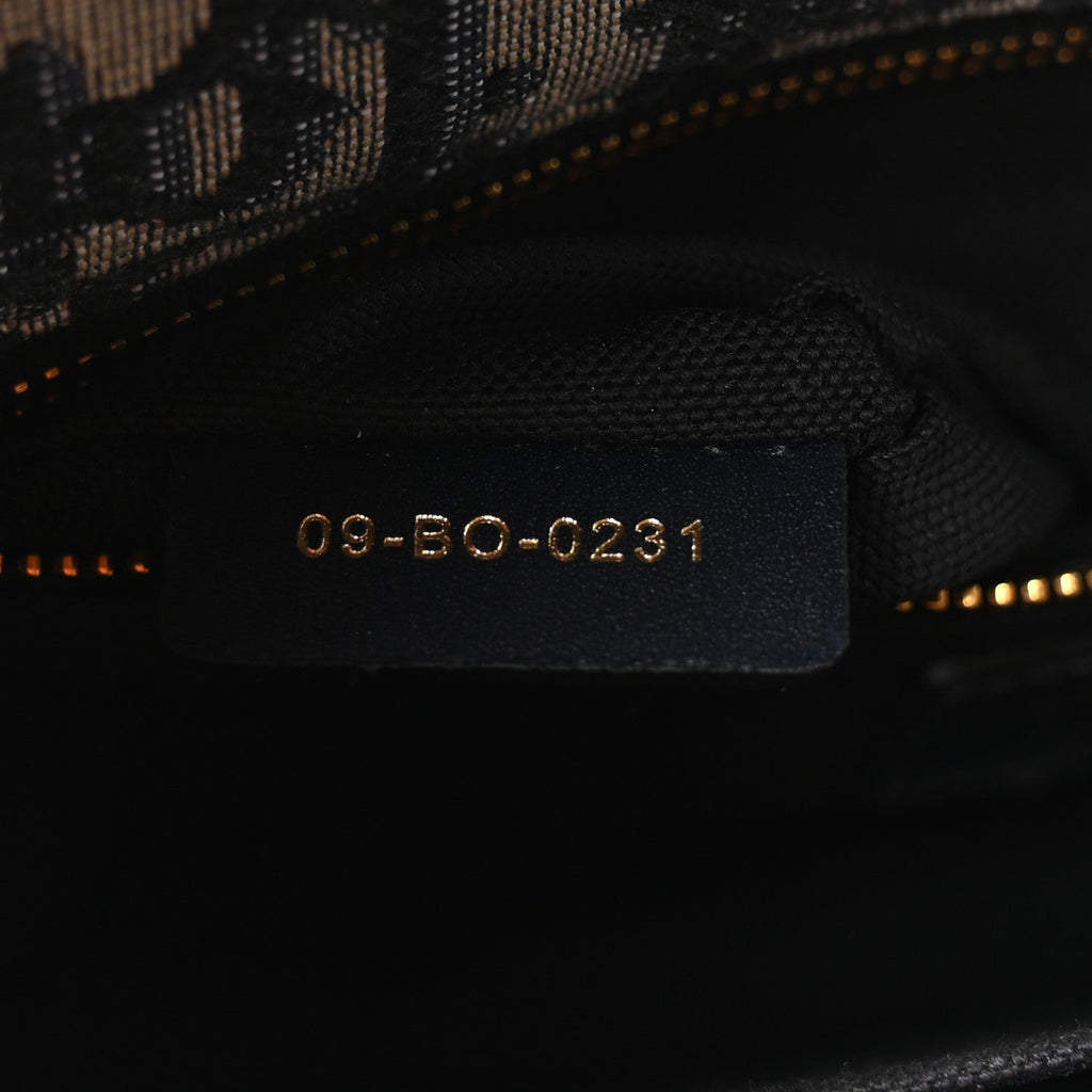 Oblique 30 Montaigne Flap Bag Blue AT My store