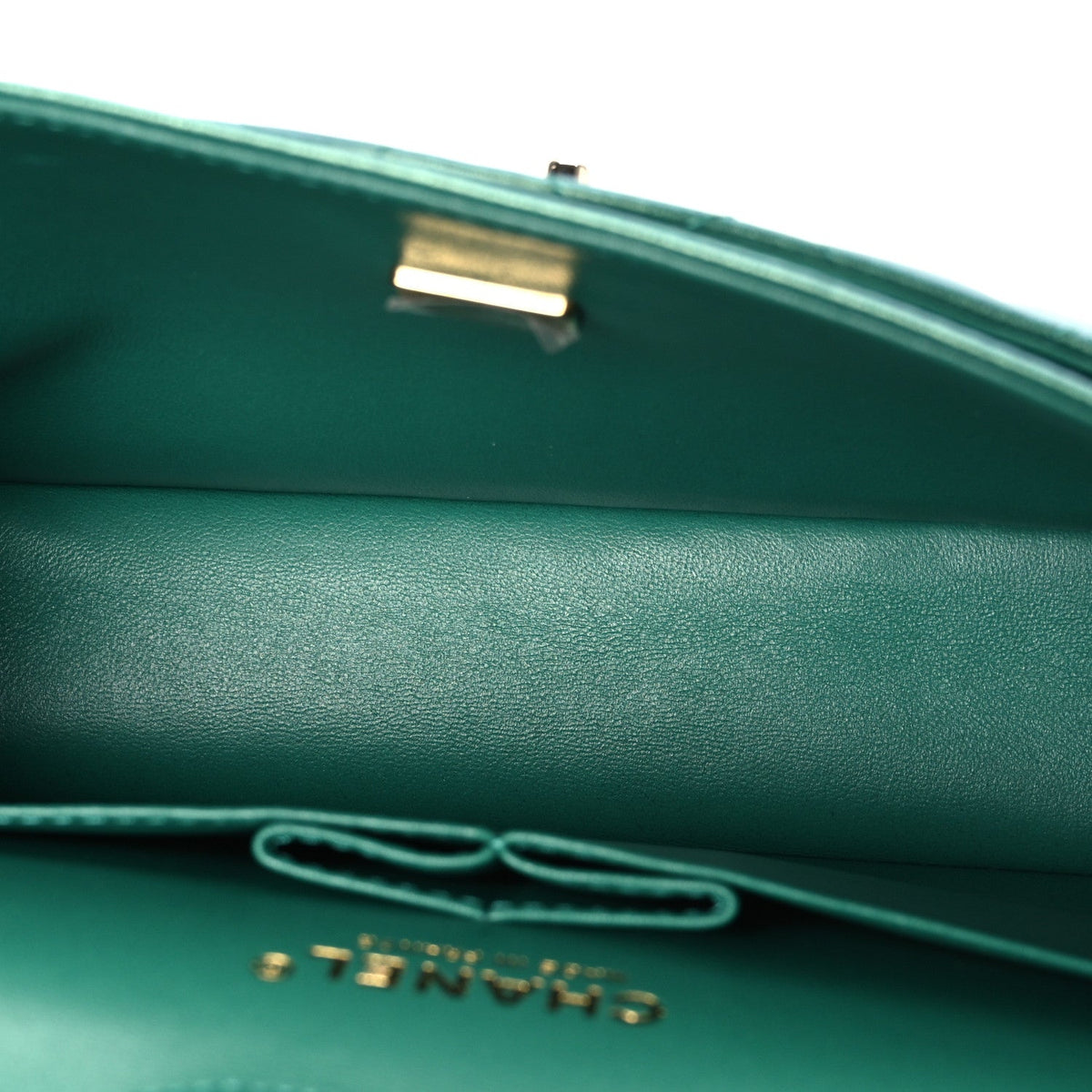 Iridescent Calfskin Quilted Medium Double Flap Green At My store