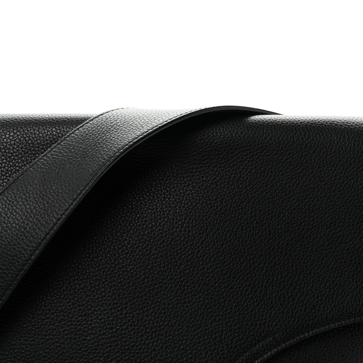 Grained Calfskin Saddle Messenger Bag Black AT My store