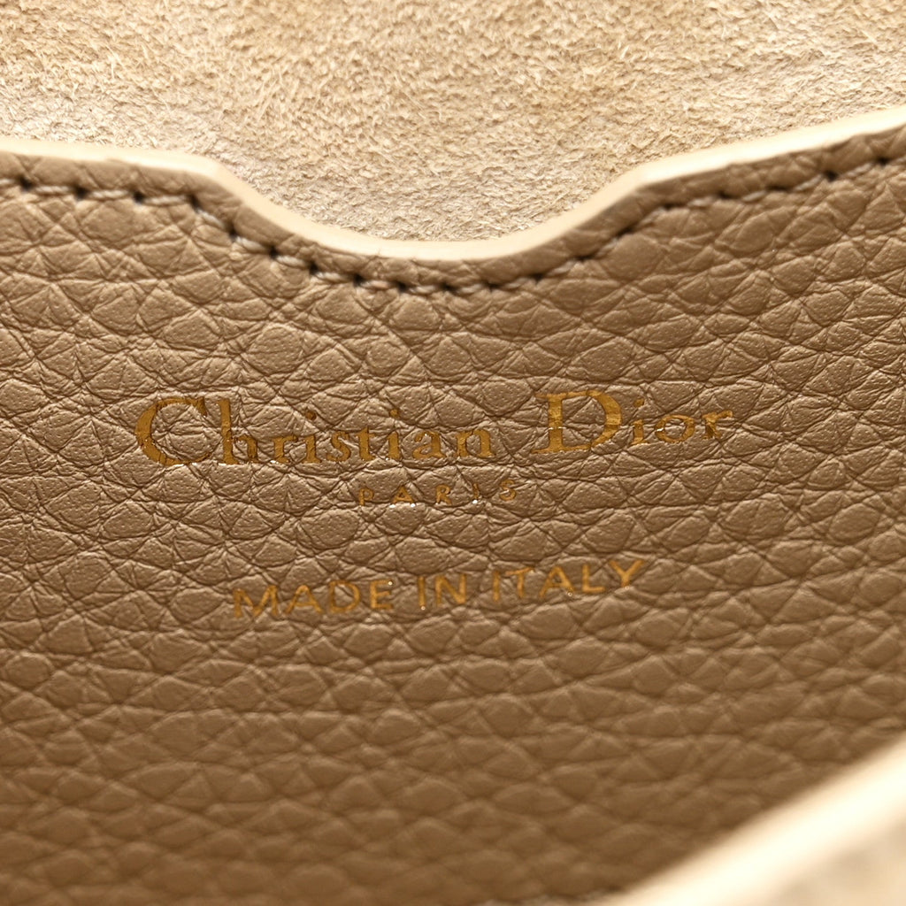 Grained Calfskin Medium Bobby Flap Corda AT My store