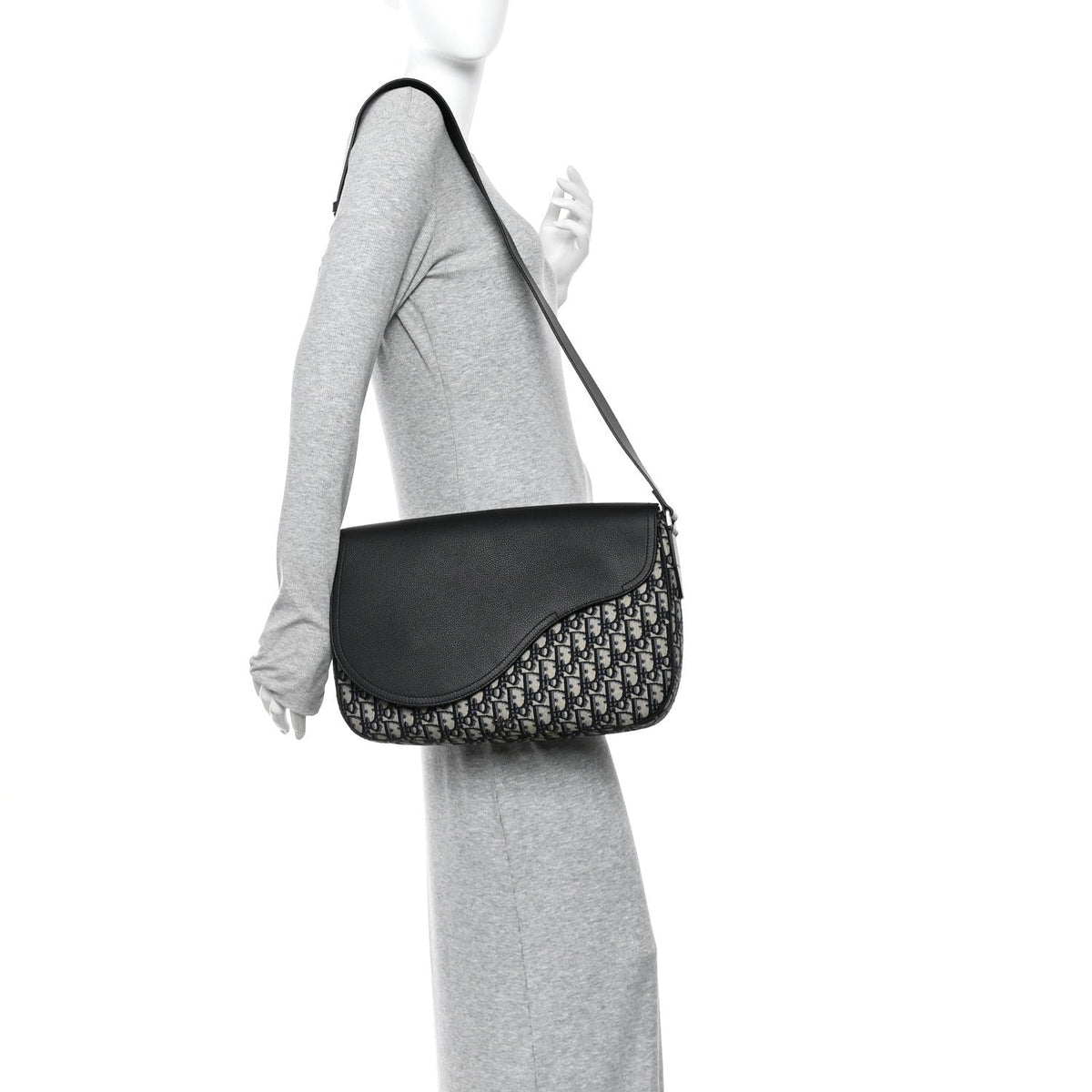 Grained Calfskin Oblique Saddle Messenger Black AT My store